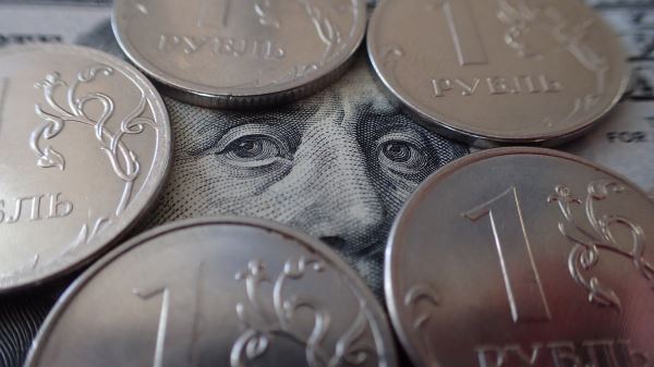 ФАС предложила полный запрет валютных контрактов внутри России<br />

